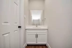 6910 J W Peavy Dr, Houston, TX 77011 - Photo 11