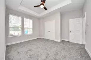 6910 J W Peavy Dr, Houston, TX 77011 - Photo 35