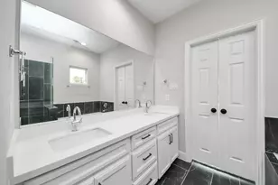 6910 J W Peavy Dr, Houston, TX 77011 - Photo 27