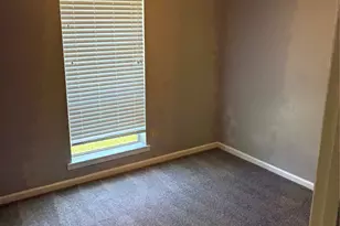 226 E Dumble St, Alvin, TX 77511 - Photo 5