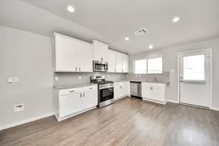13211 Karan Park Ln, Houston, TX 77044 - Photo 9