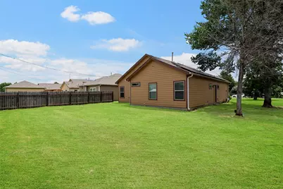 1541 3rd St, Hempstead, TX 77445 - Photo 23