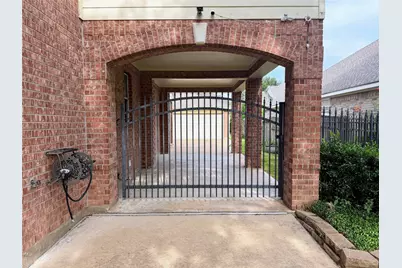 2819 Town Gate Court, Missouri City, TX 77459 - Photo 3
