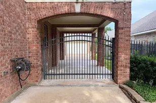 2819 Town Gate Ct, Missouri City, TX 77459 - Photo 3