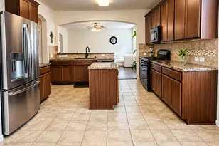 14226 Rim Side Trl, Houston, TX 77045 - Photo 11