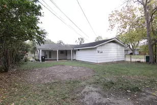 6915 Edgemoor Dr, Houston, TX 77074 - Photo 19