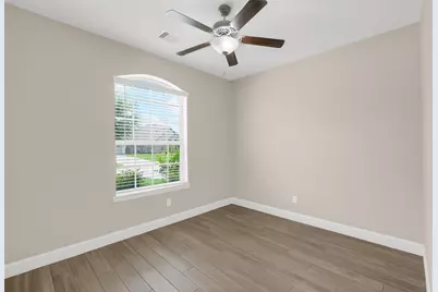 4948 Birchwood Bluff Lane, Rosharon, TX 77583 - Photo 17