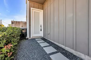 8474 Berry Green Ln, Houston, TX 77022 - Photo 3
