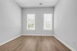 8474 Berry Green Ln, Houston, TX 77022 - Photo 21