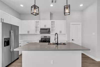 8474 Berry Green Lane, Houston, TX 77022 - Photo 9