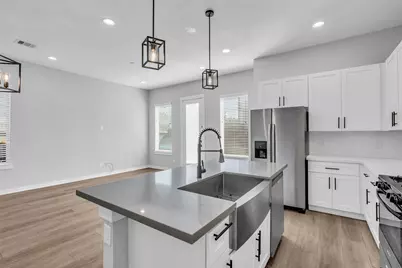 8474 Berry Green Lane, Houston, TX 77022 - Photo 11
