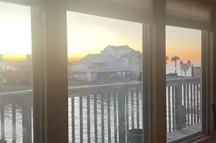 3710 Brewster Key Dr, Galveston, TX 77554 - Photo 9