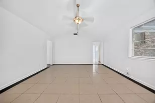 10911 Sageleaf Ln, Houston, TX 77089 - Photo 13