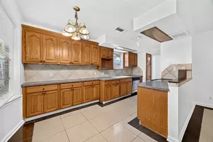 10911 Sageleaf Ln, Houston, TX 77089 - Photo 15