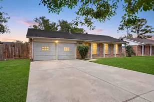 10911 Sageleaf Ln, Houston, TX 77089 - Photo 3