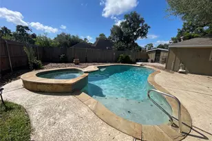 229 N Amherst Dr, West Columbia, TX 77486 - Photo 23