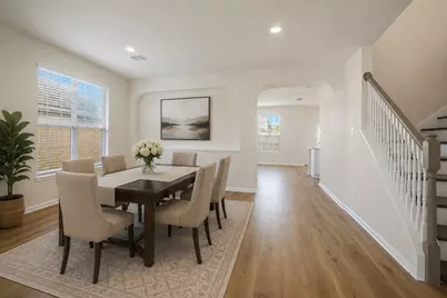 5227 Meadow Canyon Drive, Sugar Land, TX 77479 - Photo 5
