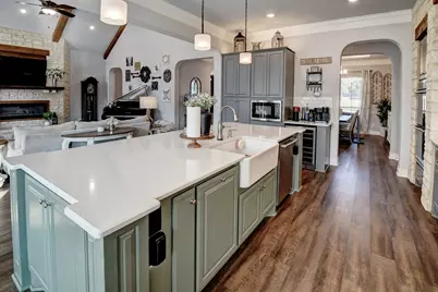 222 August Avenue, Shiner, TX 77984 - Photo 15