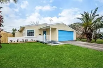 9 Manor Way, Galveston, TX 77550 - Photo 1