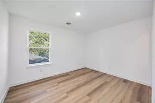 7944 Fields St, Houston, TX 77028 - Photo 9