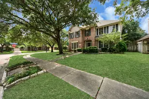 7130 Glenwood Dr, Sugar Land, TX 77479 - Photo 3