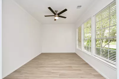 7130 Glenwood Dr, Sugar Land, TX 77479 - Photo 5