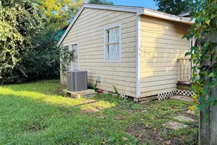 201 E Front St, Brazoria, TX 77422 - Photo 11