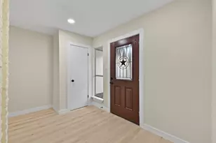 2322 Aprilmont Dr, Sugar Land, TX 77498 - Photo 7