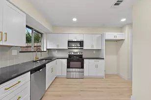 2322 Aprilmont Dr, Sugar Land, TX 77498 - Photo 17