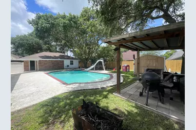 2110 Troon Drive, Alvin, TX 77511 - Photo 33