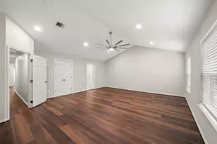 4023 Breakwood Dr, Houston, TX 77025 - Photo 19