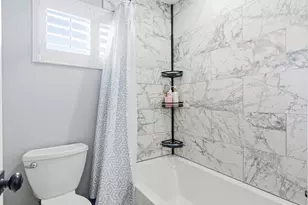 2 Wild Oak Cir, Houston, TX 77055 - Photo 27