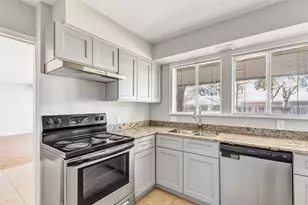 8706 Ferris Dr, Houston, TX 77096 - Photo 9