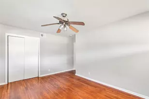 8706 Ferris Dr, Houston, TX 77096 - Photo 17