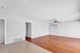 8706 Ferris Dr, Houston, TX 77096 - Photo 5