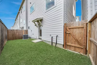 8320 Brecha Lane, Houston, TX 77055 - Photo 9