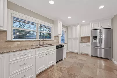 5323 Briarbend Drive, Houston, TX 77096 - Photo 11