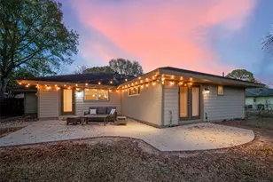 5323 Briarbend Dr, Houston, TX 77096 - Photo 33