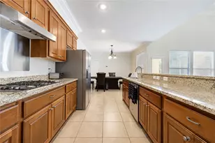 2011 Spring Cedar Ln, Houston, TX 77077 - Photo 33