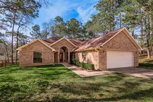 1713 Greenway Dr, Huntsville, TX 77340 - Photo 1