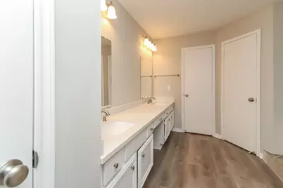 8506 Deer Meadow Drive, Houston, TX 77071 - Photo 11