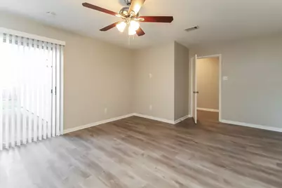 8506 Deer Meadow Drive, Houston, TX 77071 - Photo 9