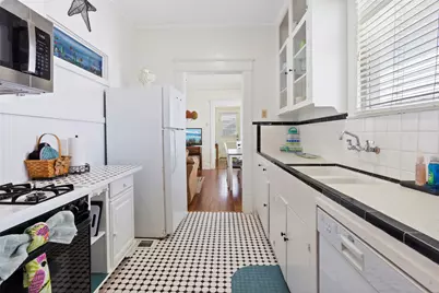 1208 Ursuline St Street, Galveston, TX 77550 - Photo 9