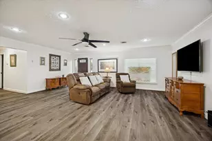 4718 Blanton Blvd, Houston, TX 77092 - Photo 5