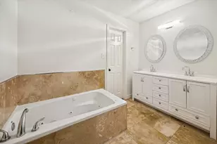 4718 Blanton Blvd, Houston, TX 77092 - Photo 17