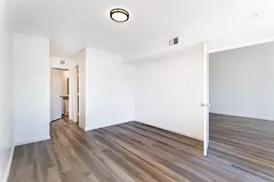 12232 Bob White Dr, Houston, TX 77035 - Photo 19