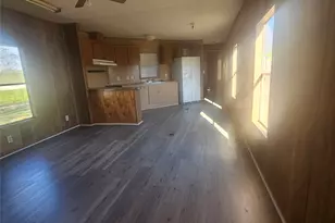 1423 Prosperity St, El Campo, TX 77437 - Photo 5