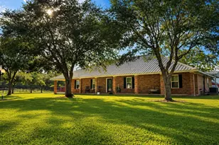 40062 Hwy 105, Batson, TX 77519 - Photo 1