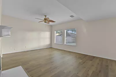 4911 Silver Fox Drive, Houston, TX 77066 - Photo 9
