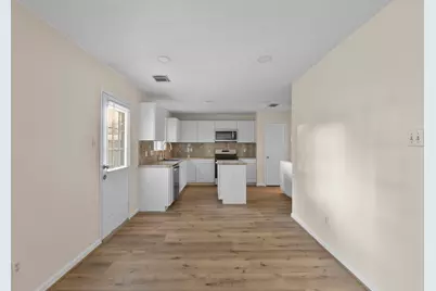 4911 Silver Fox Drive, Houston, TX 77066 - Photo 11